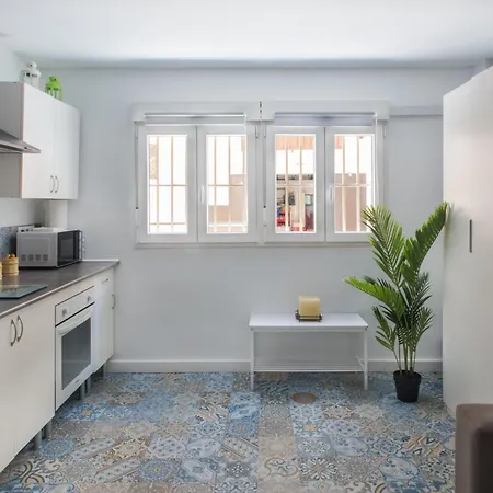 Perla - 2 Personas Con Piscina, Ac Y Wifi A 1 Min De La Playa * Fuengirola