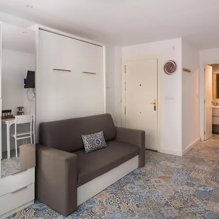 Perla - 2 Personas Con Piscina, Ac Y Wifi A 1 Min De La Playa Apartamento Fuengirola